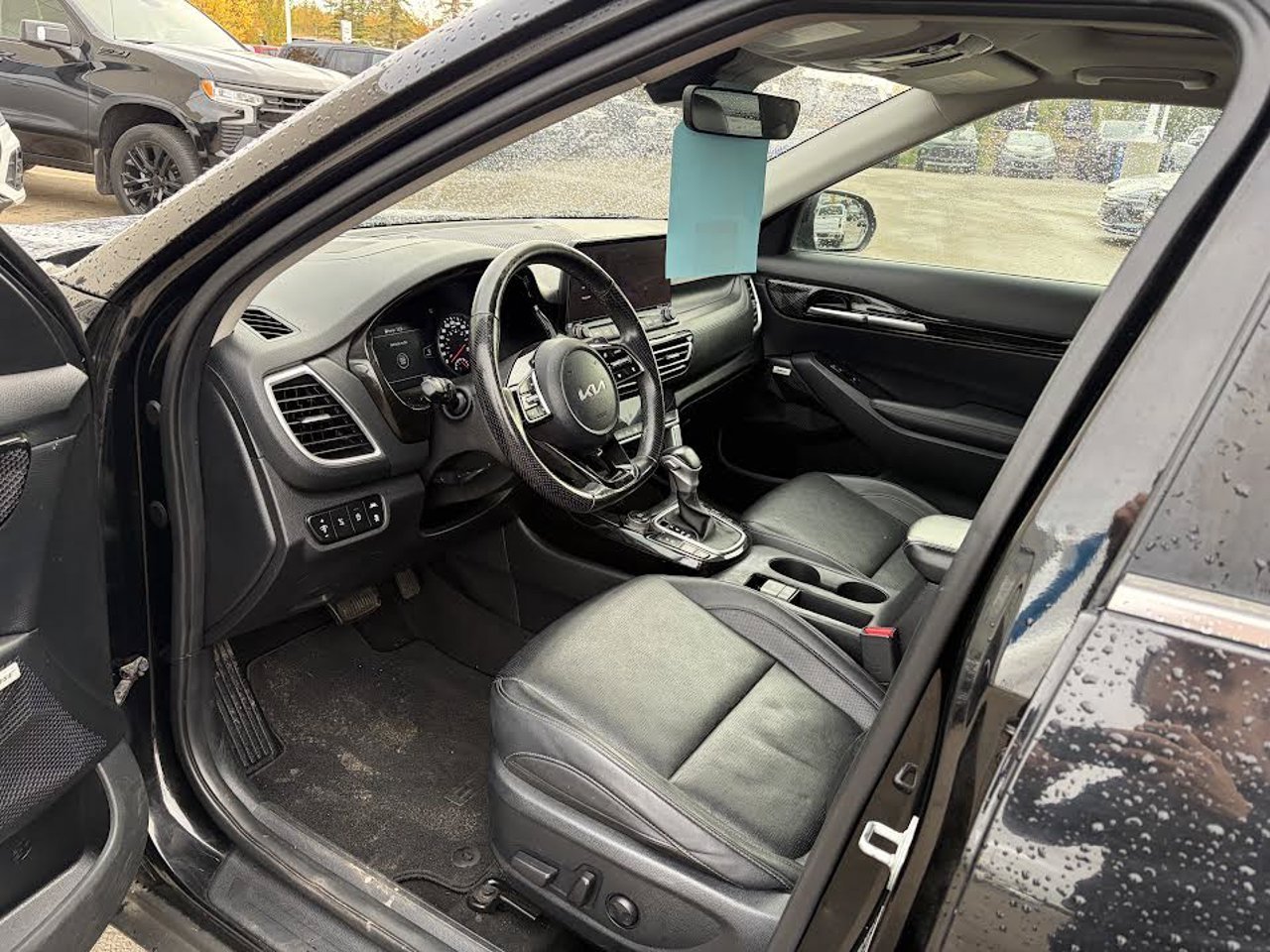 2022 Kia Seltos SX Turbo AWD w/Black Interior Black Sherwood Park - photo #6