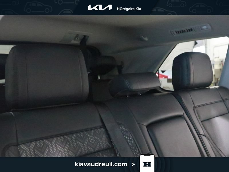 2024 Toyota Sequoia Grey Blainville - photo #29