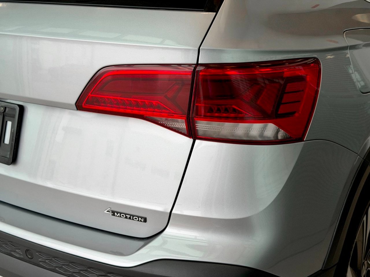Volkswagen Taos 2023 Argent Notre-Dame-des-Prairies - photo #9
