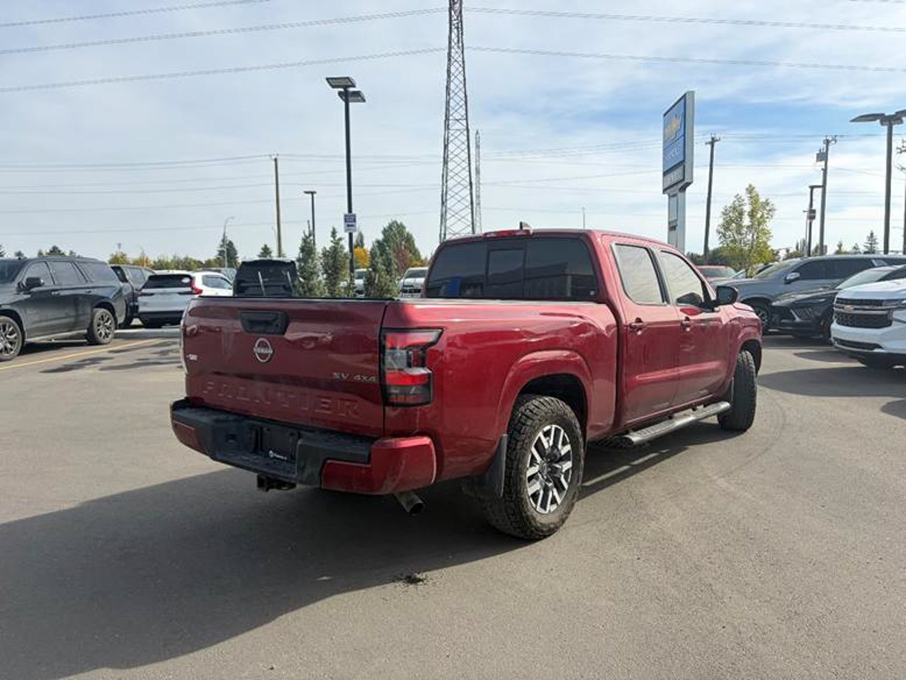 2022 Nissan Frontier Crew Cab SV Long Bed 4x4 Cardinal Red Metallic TriCoat Sherwood Park - photo #3