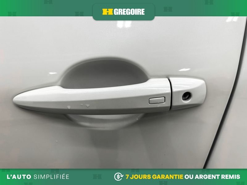 2023 Nissan Rogue White Blainville - photo #19