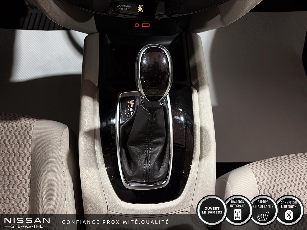 Nissan Qashqai S TI | JAMAIS ACCIDENTÉ | SIÈGES CHAUFFANTS | ANGLES MORTS | CAMÉRA DE RECUL 2023 Bleu Saint-Jérôme - photo #12