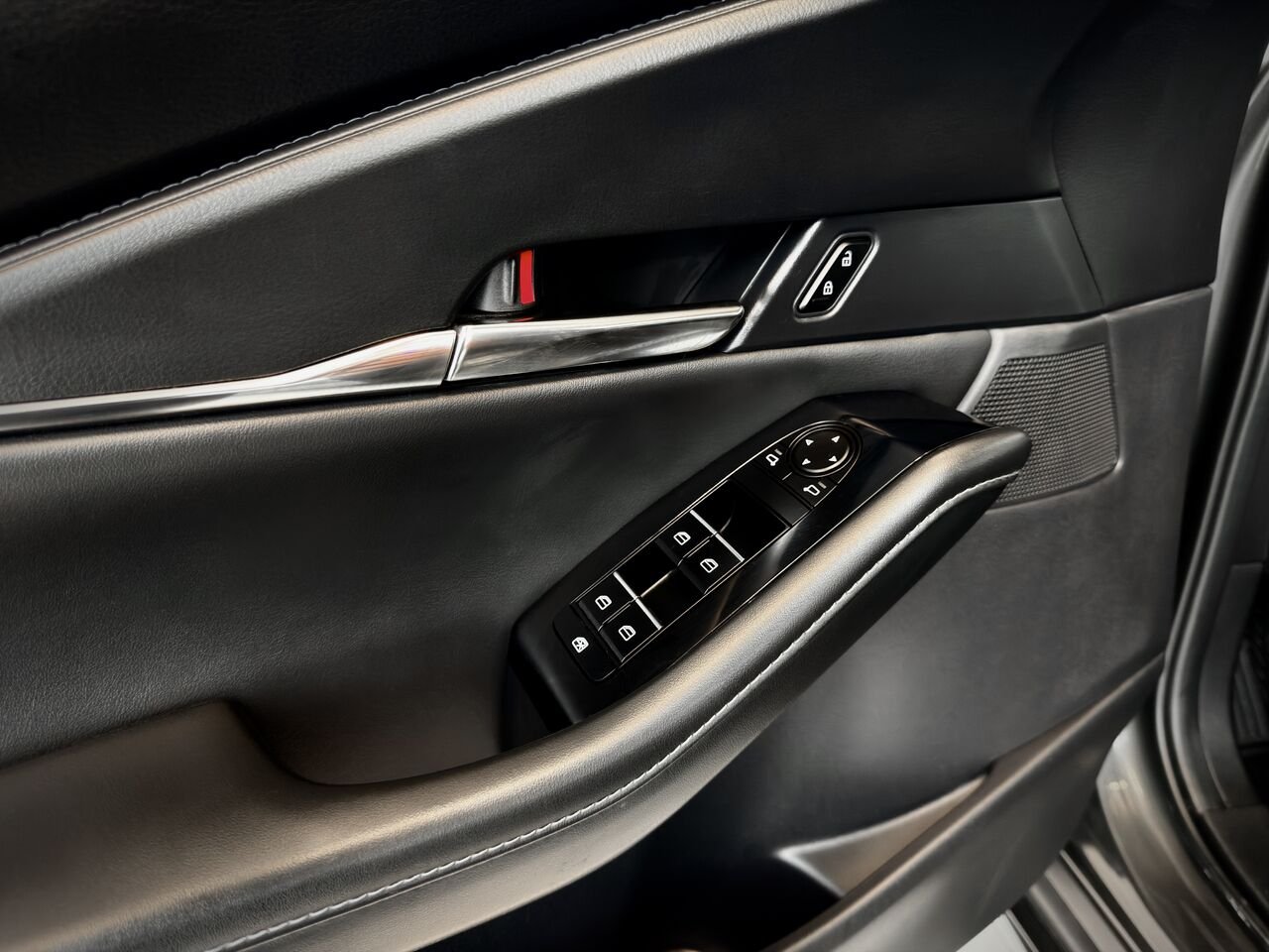 2024 Mazda CX-30 Grey Notre-Dame-des-Prairies - photo #32