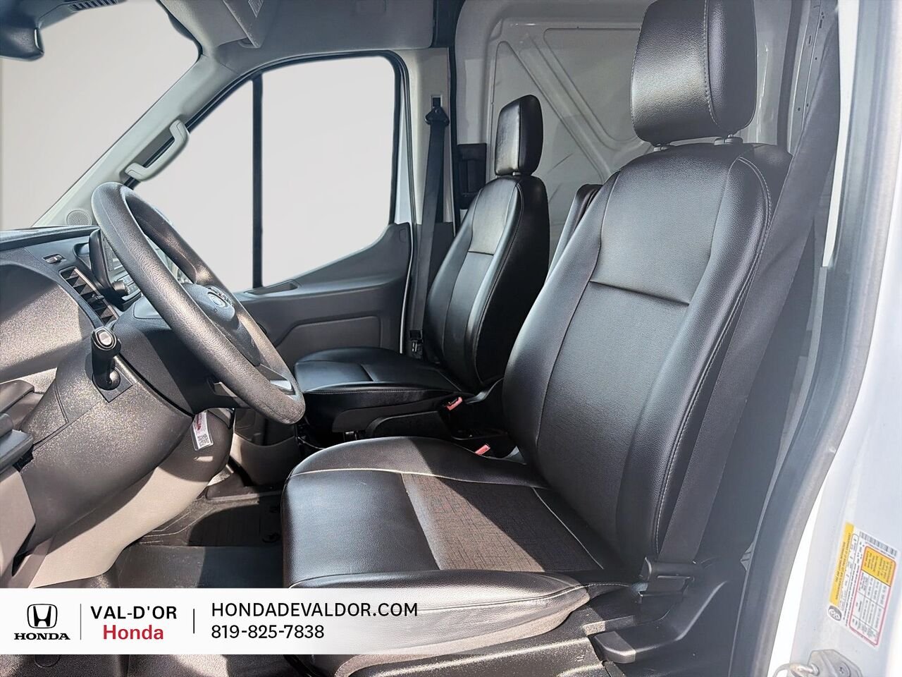 2025 Ford Transit fourgon utilitaire T-250 AWD toit surélevé 148 po PNBV de 9 070 lb White Val-d'Or - photo #7