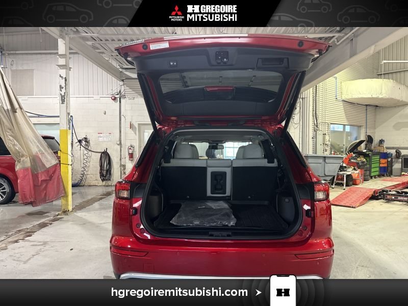 2024 Mitsubishi Outlander Red Laval - photo #32