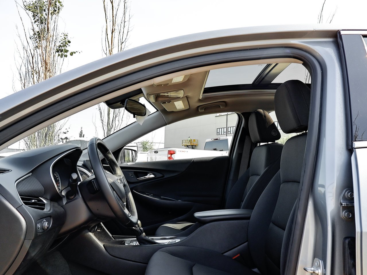 2024 Chevrolet Malibu 4dr Sdn 1LT Grey Sherwood Park - photo #15