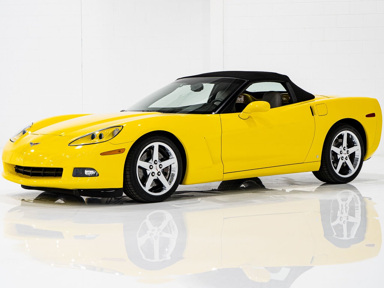 Chevrolet Corvette With only 900km (563mi) From new with window sticker 2008 Jaune Kirkland - photo #0