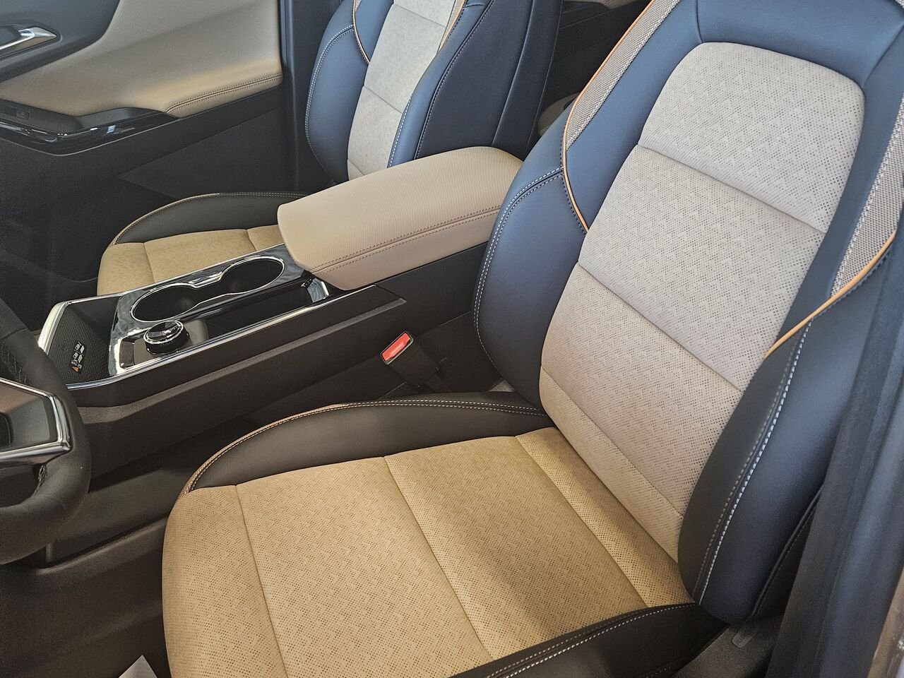 Chevrolet Equinox 4 portes 4RM ACTIV 2027 Moisson d'automne métallisé Thetford Mines - photo #4