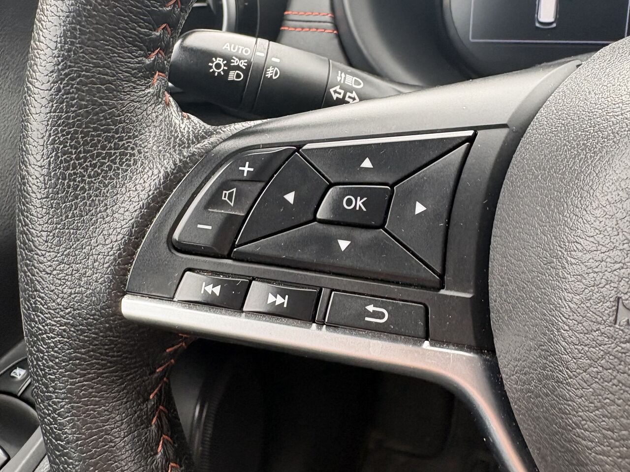 2024 Nissan Kicks SR Black Mont-Laurier - photo #21