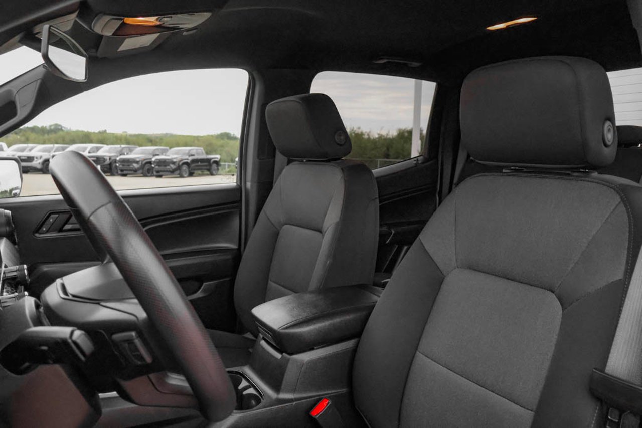 2024 Chevrolet Colorado 4WD Crew Cab WT White Sherwood Park - photo #28