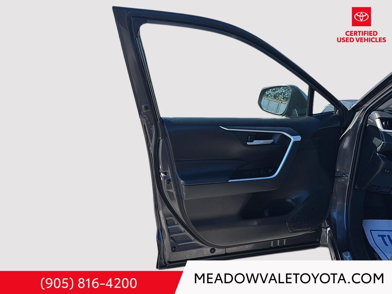 2023 Toyota RAV4 One Owner, New Brake Pads and Rotors on the front and the back Grey Mississauga - photo #7