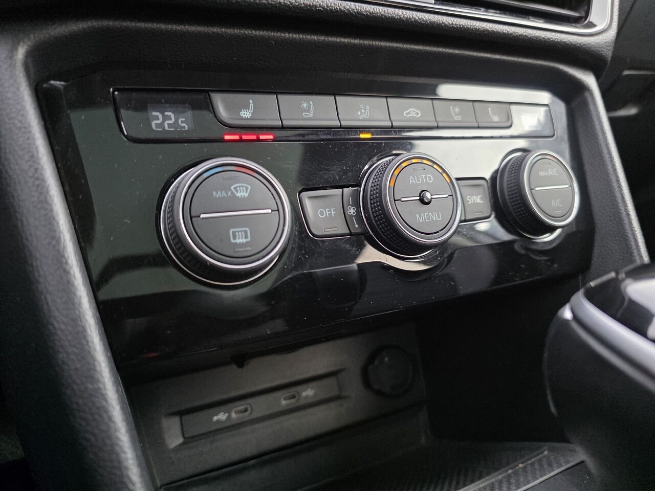 Volkswagen Taos Highline 4Motion 2024 Gris Mont-Laurier - photo #29