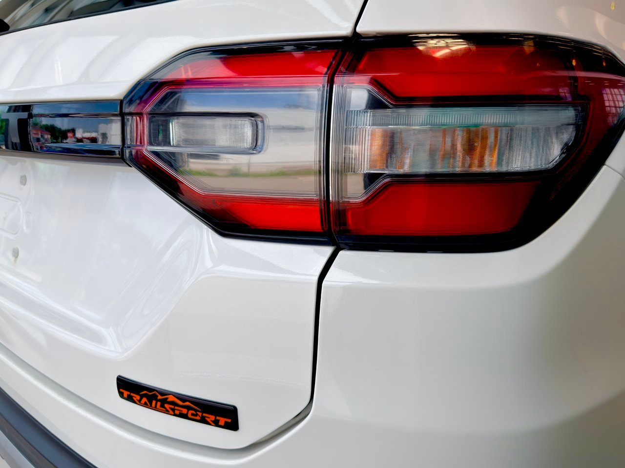 2023 Honda Pilot White Notre-Dame-des-Prairies - photo #12