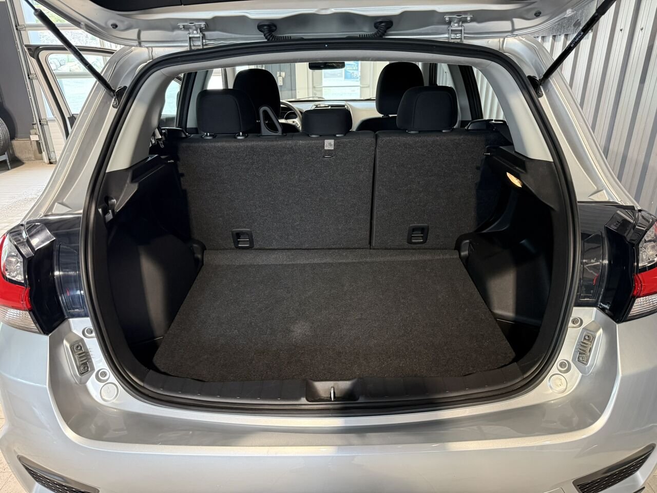 2024 Mitsubishi RVR Grey Rouyn-Noranda - photo #7
