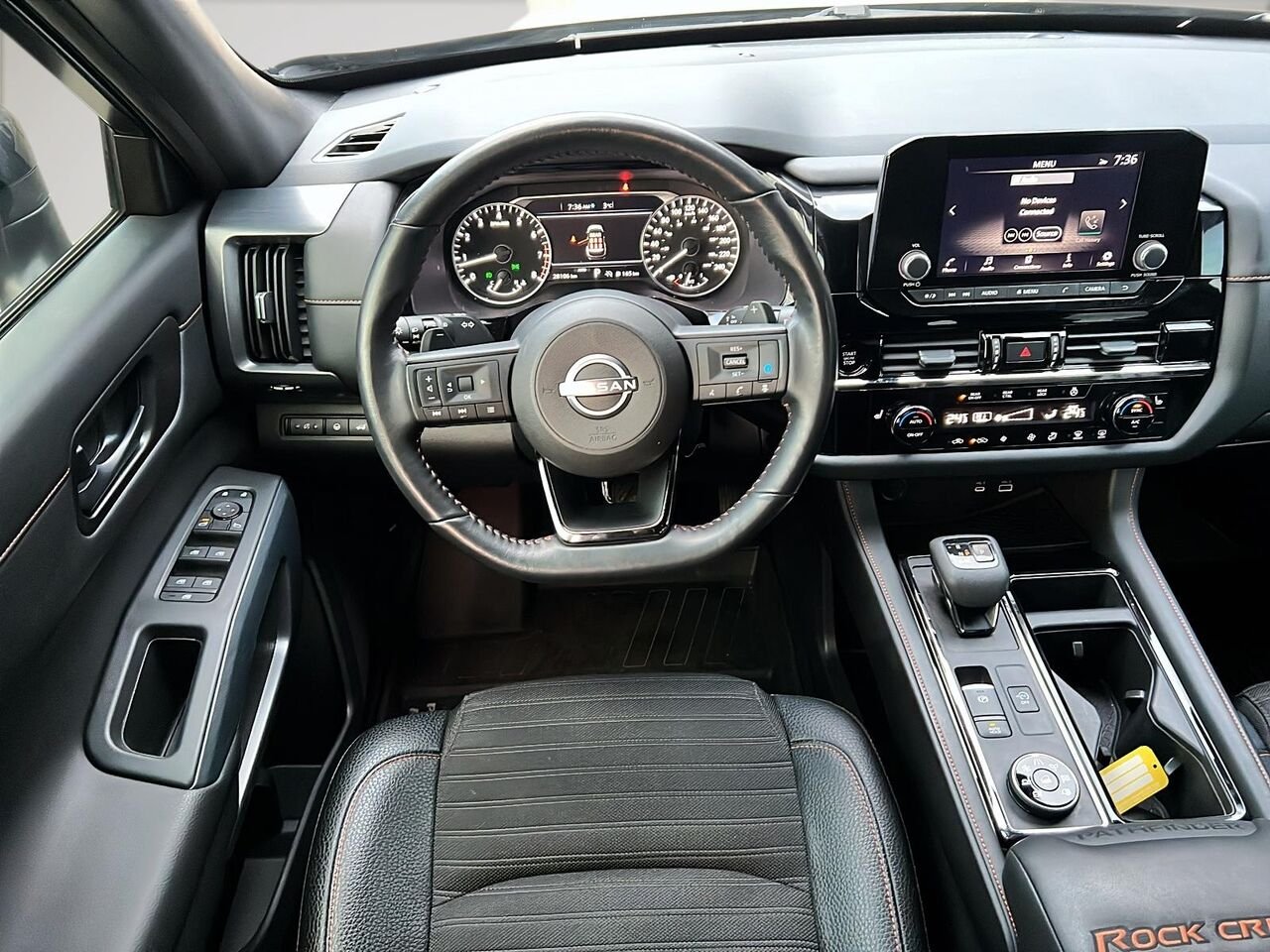 Nissan Pathfinder SV ROCK CREEK 2025 Beige Québec - photo #12