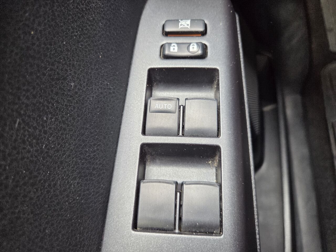 Toyota RAV4 Hybride 2016 Blanc Mont-Laurier - photo #16