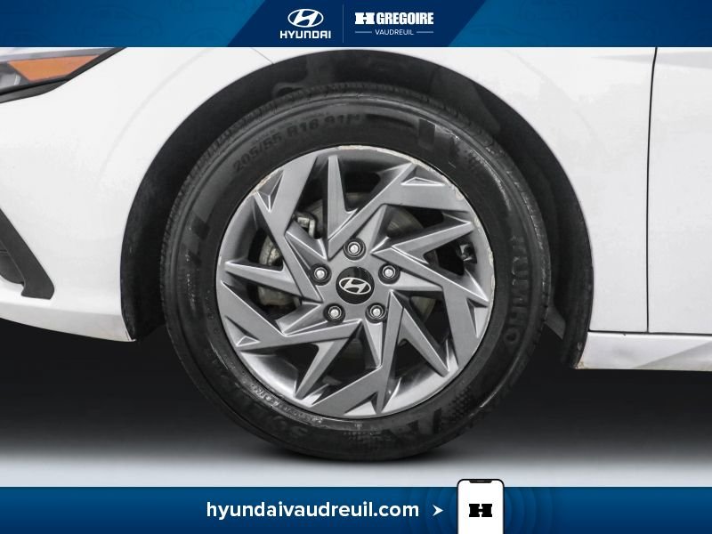 2024 Hyundai Elantra White Laval - photo #32