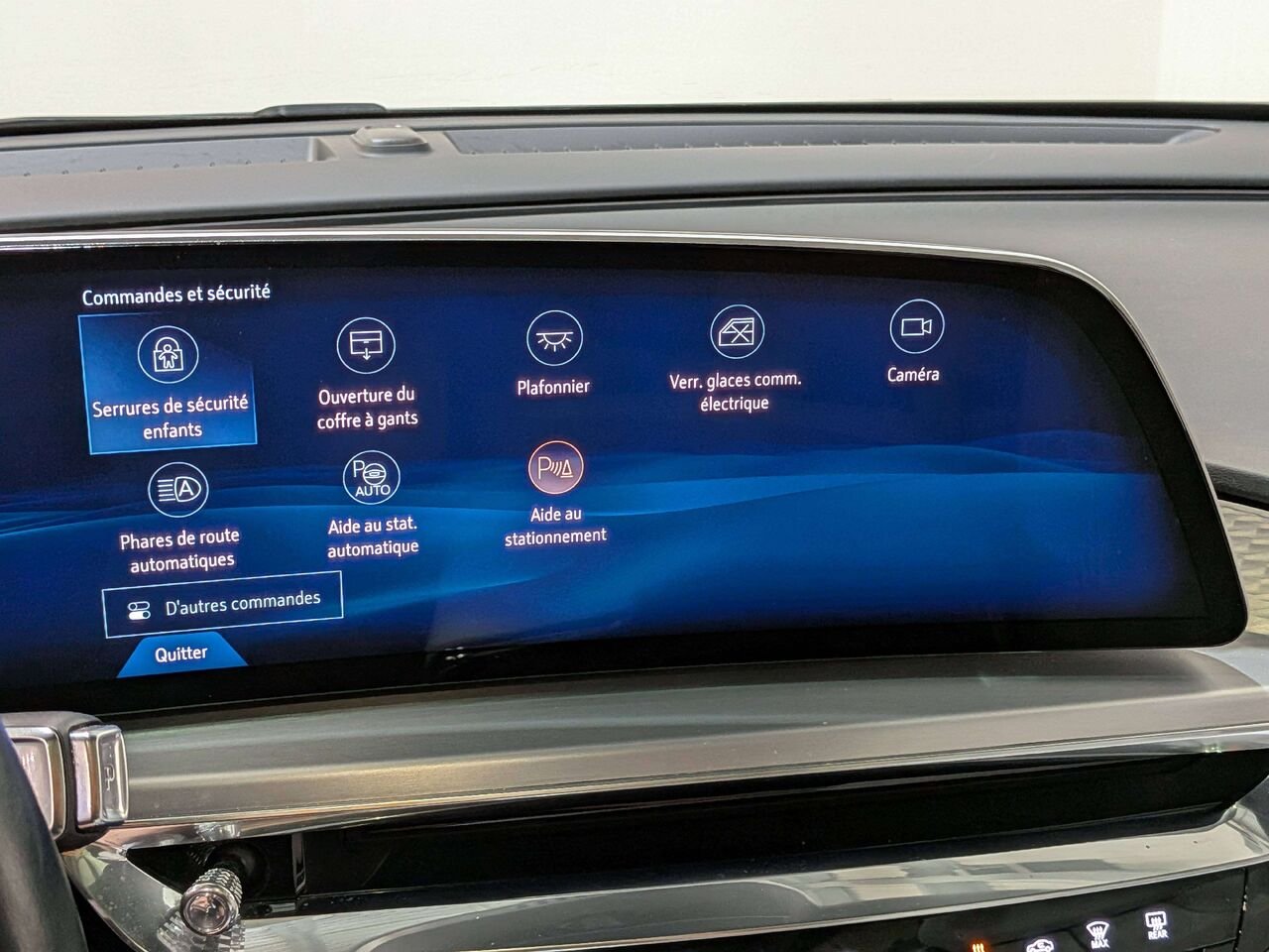 2024 Cadillac LYRIQ 4dr Luxury w/1SD Grey Val-David - photo #29