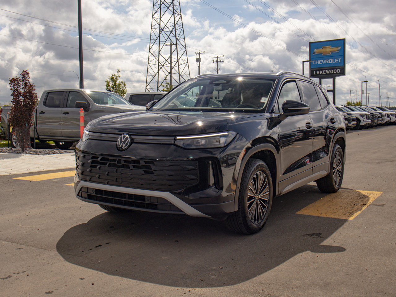 2026 Volkswagen Tiguan Comfortline 4MOTION Black Sherwood Park - photo #3