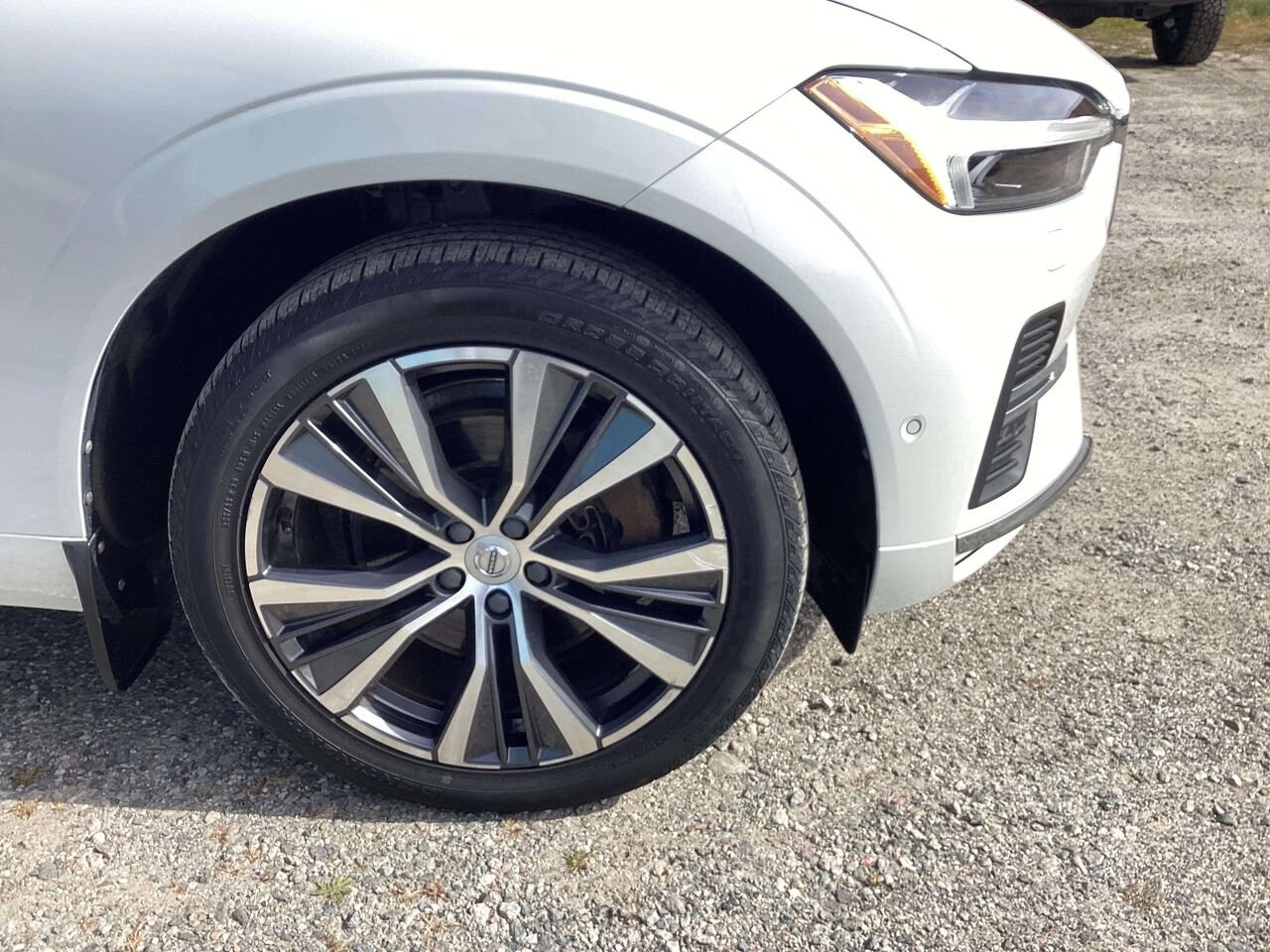 2022 Volvo XC60 B6 Inscription TI White Gatineau - photo #8