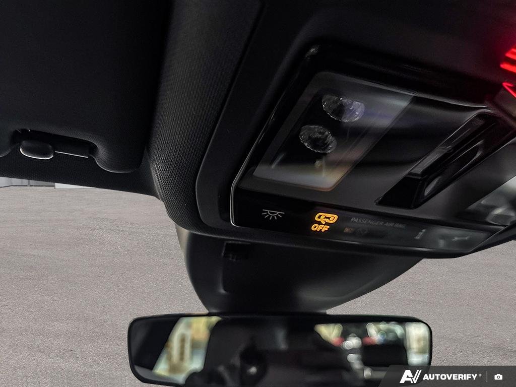 2022 Volkswagen Golf R 2601628A | DSG Blue Edmonton - photo #17