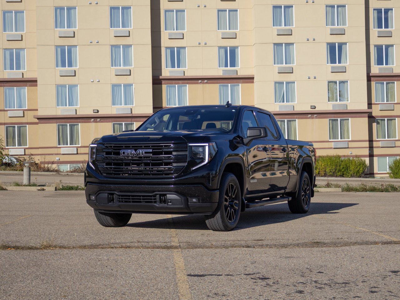 2024 GMC Sierra 1500 4WD Crew Cab 147 Elevation Black Sherwood Park - photo #3