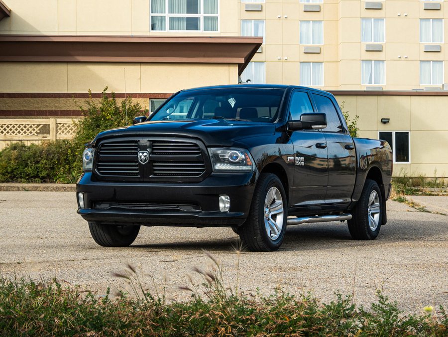2017 Ram 1500 Sport 5.7L Hemi | Remote Start Black