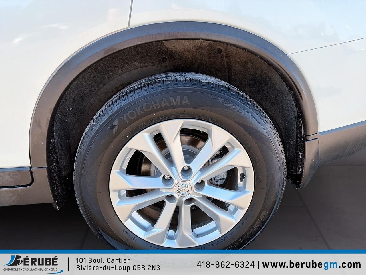 Nissan Rogue Traction intégrale, 4 portes S 2016 Blanc Rivière-du-Loup - photo #5