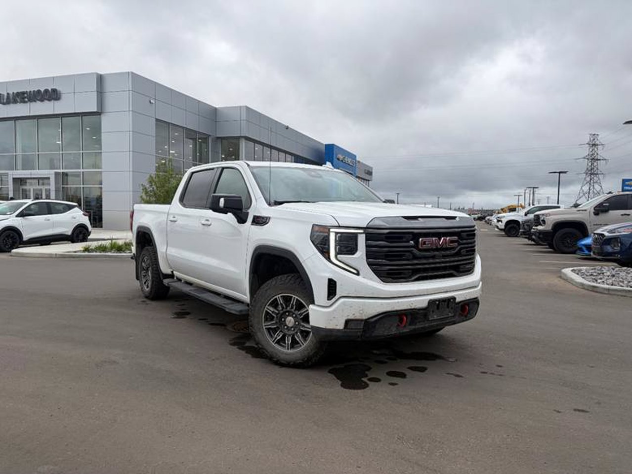 2024 GMC Sierra 1500 4WD Crew Cab 147 AT4 White Sherwood Park - photo #1