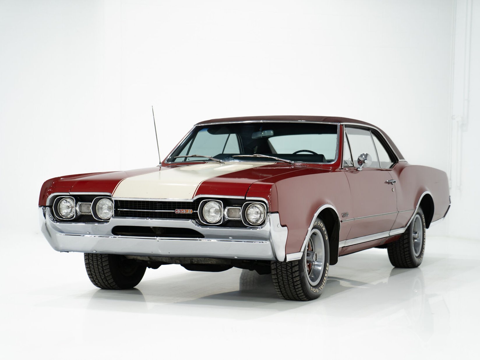 Oldsmobile Cutlass 442 *PRIX EN USD* Numéros entièrement Matching Non restaurée Repeinte une seule fois 1967 Rouge Montréal - photo #25