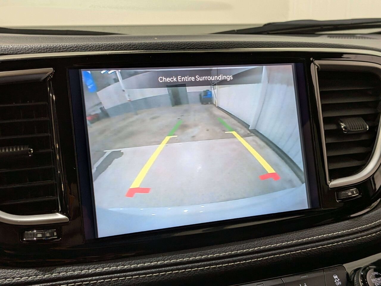 2025 Chrysler Pacifica Select FWD White Val-David - photo #25