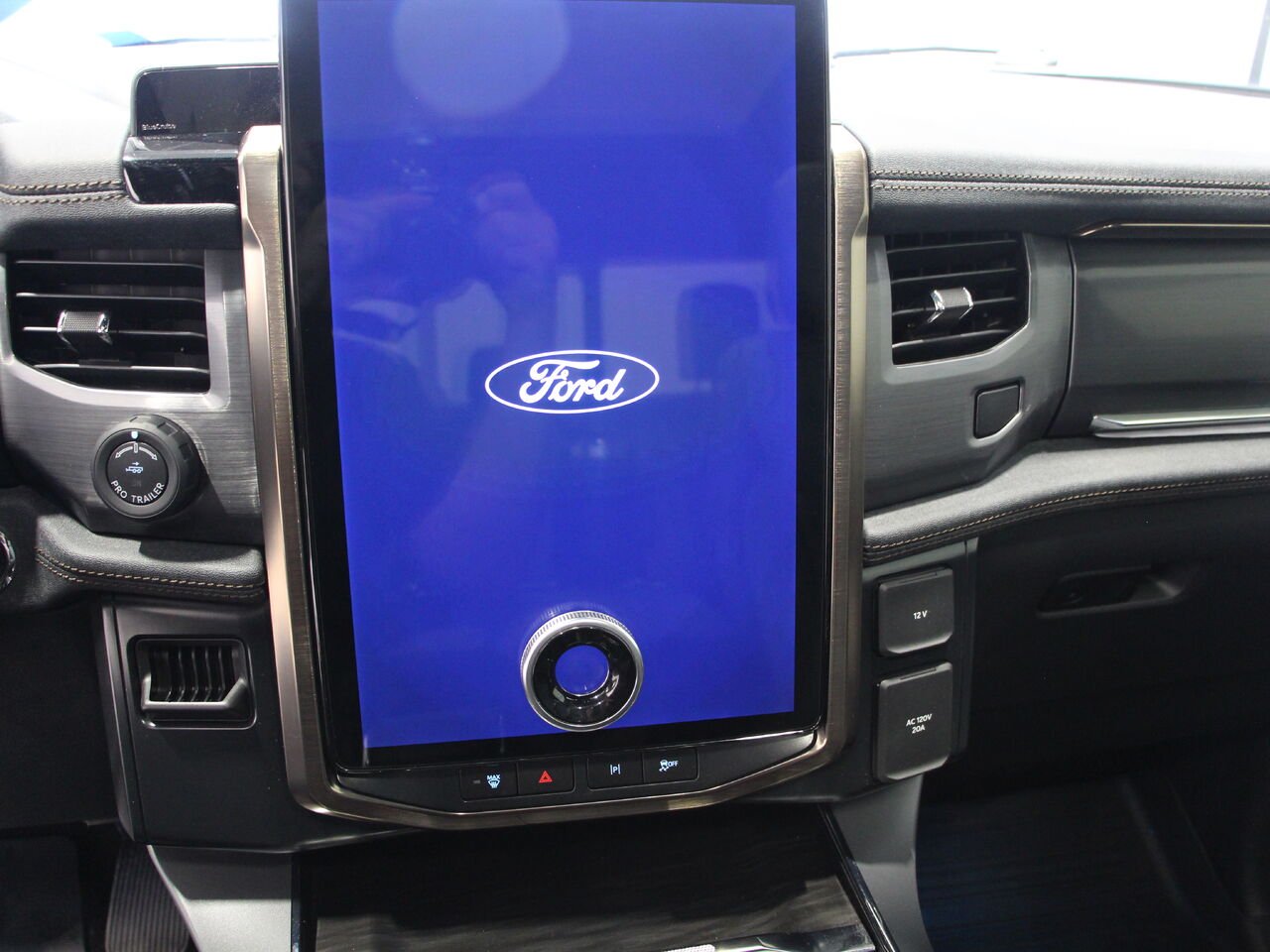 2025 Ford F-150 Lightning LARIAT F150 LIGHTNING LARIAT Grey Châteauguay - photo #8