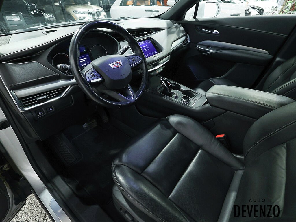 2020 Cadillac XT4 Silver Saint-Eustache - photo #12