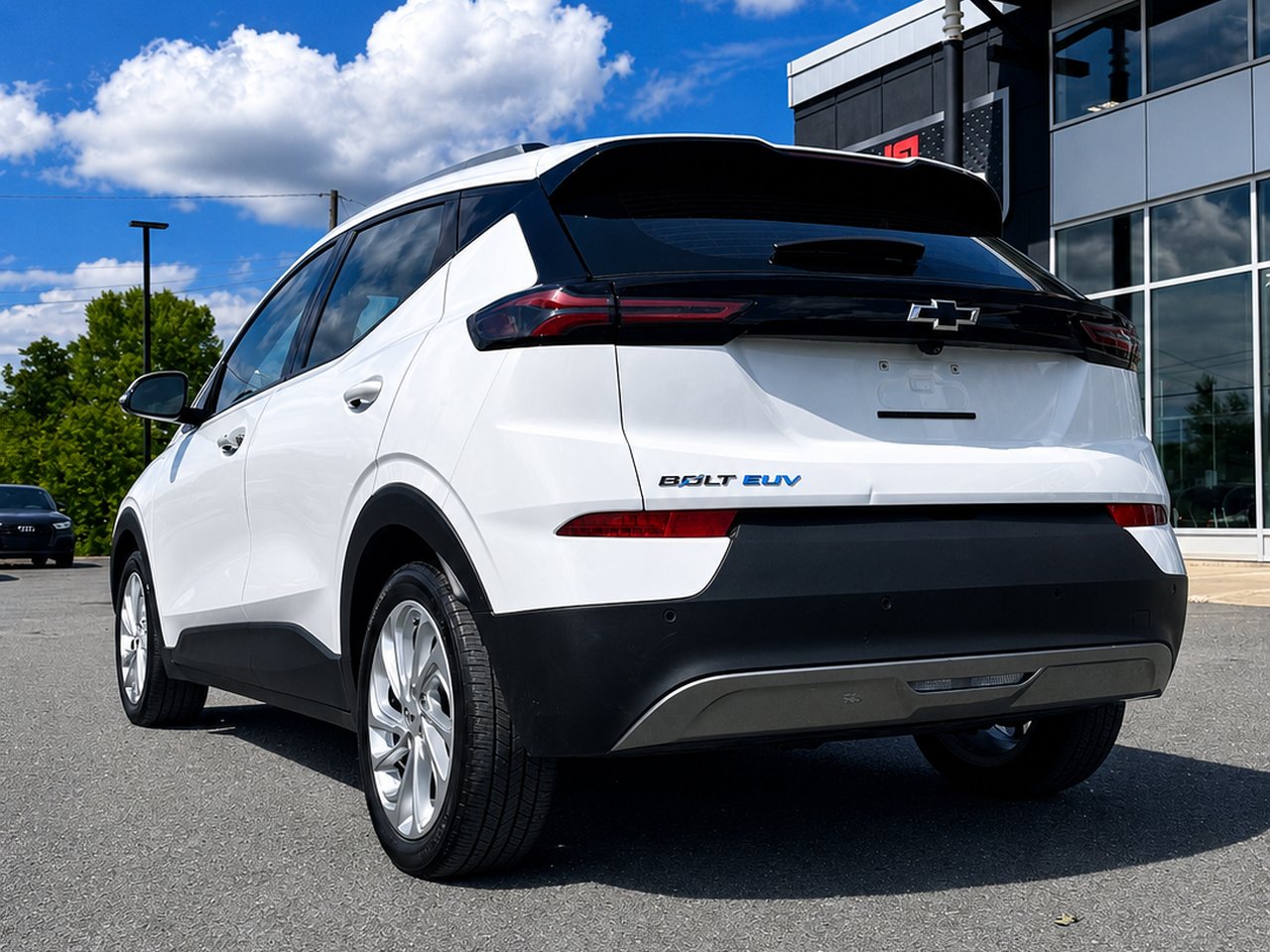 2023 Chevrolet Bolt EUV LT White Granby - photo #4