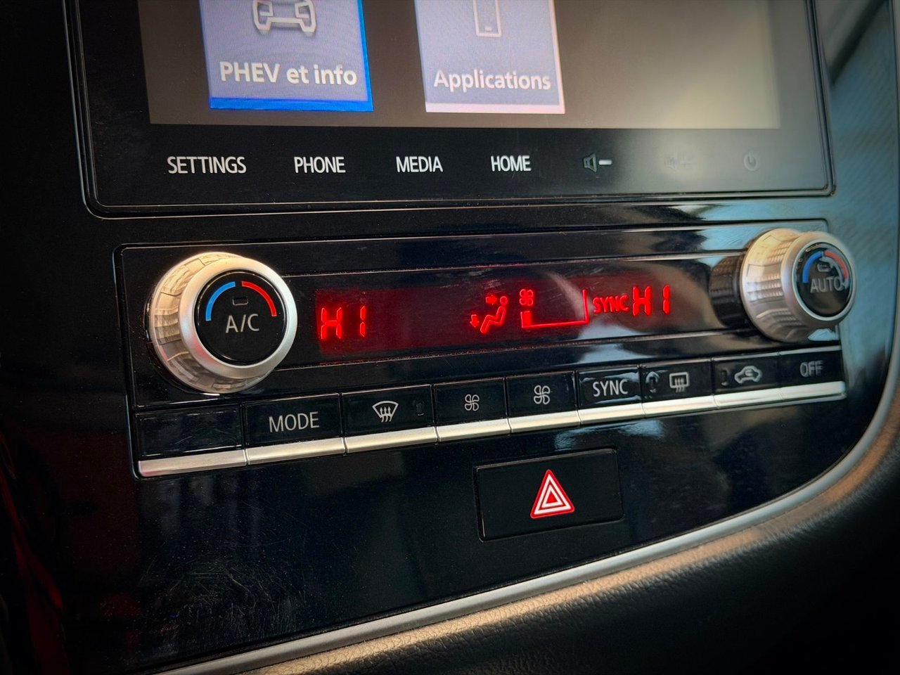 Mitsubishi Outlander PHEV 2020 Noir Notre-Dame-des-Prairies - photo #30