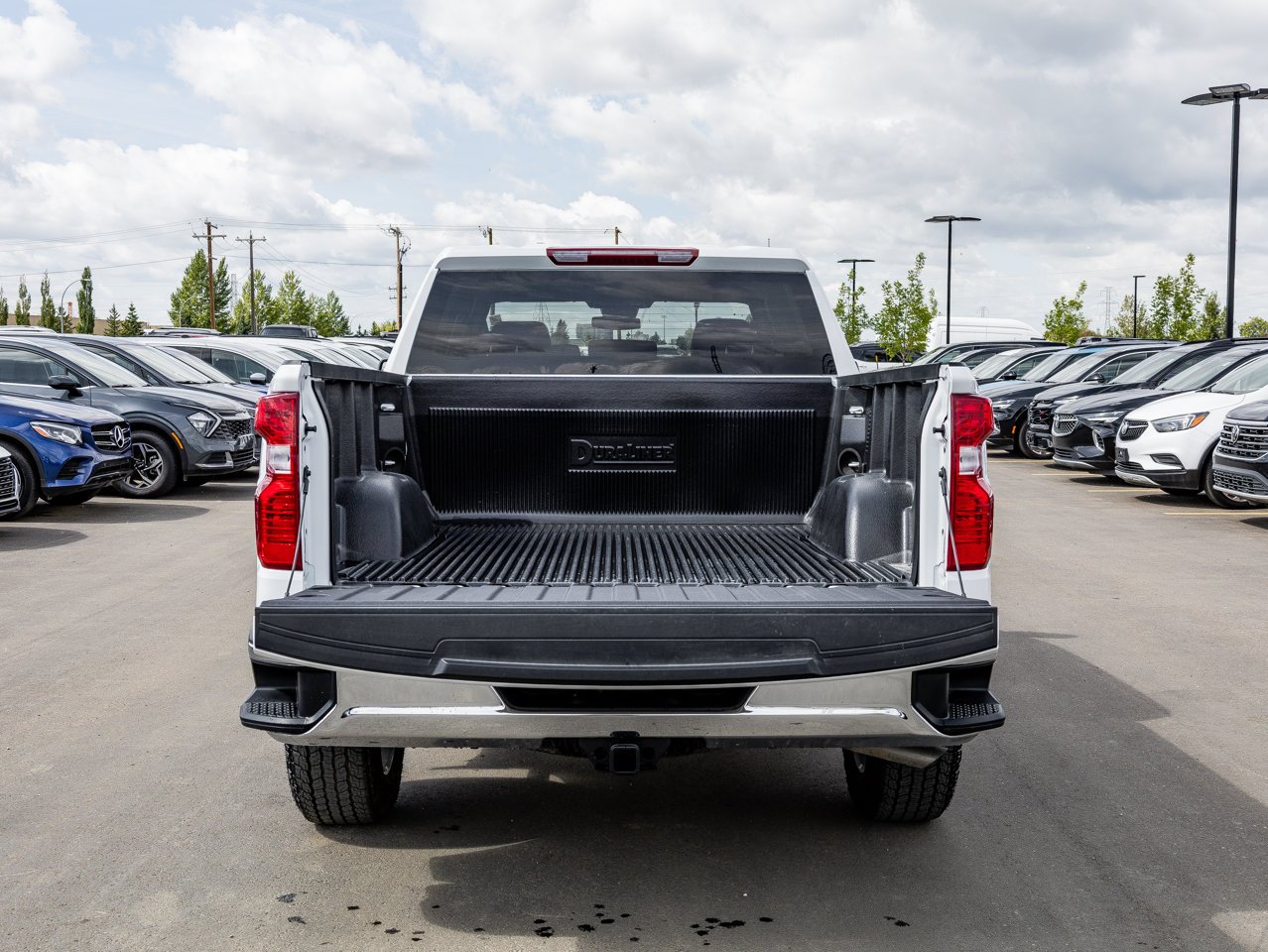 2026 Chevrolet Silverado 1500 4WD Crew Cab 147 LT White Sherwood Park - photo #13