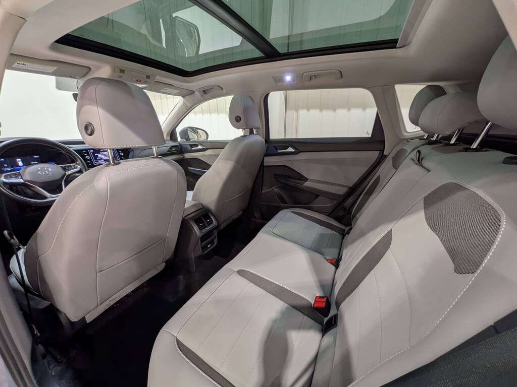Volkswagen Taos Comfortline 4MOTION 2024 Gris Val-David - photo #8