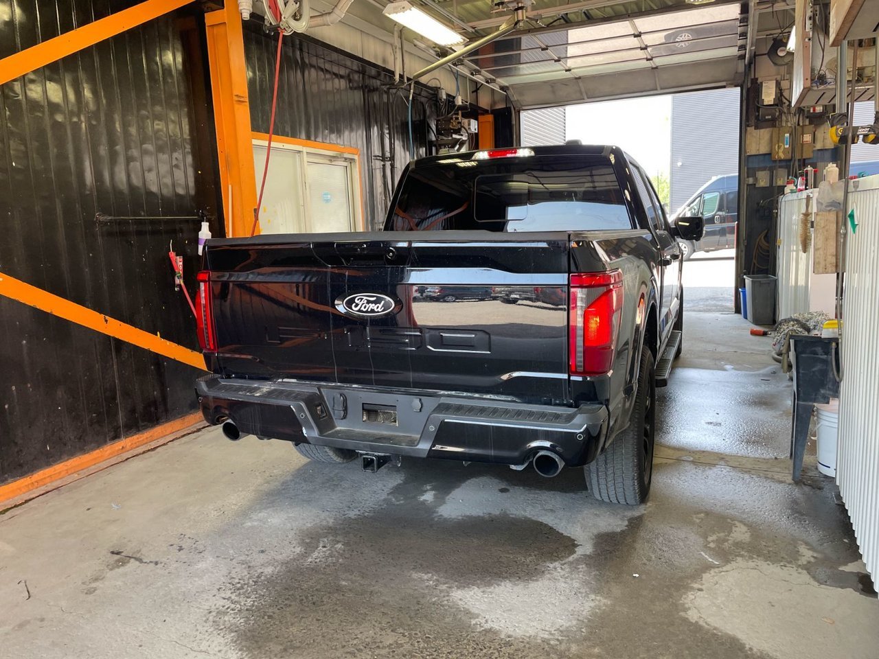 Ford F-150 XLT CREW 4X4 *3.5L POWERBOOST HYBRID* NAV BEDLINER 2024 Noir Saint-Jérôme - photo #8