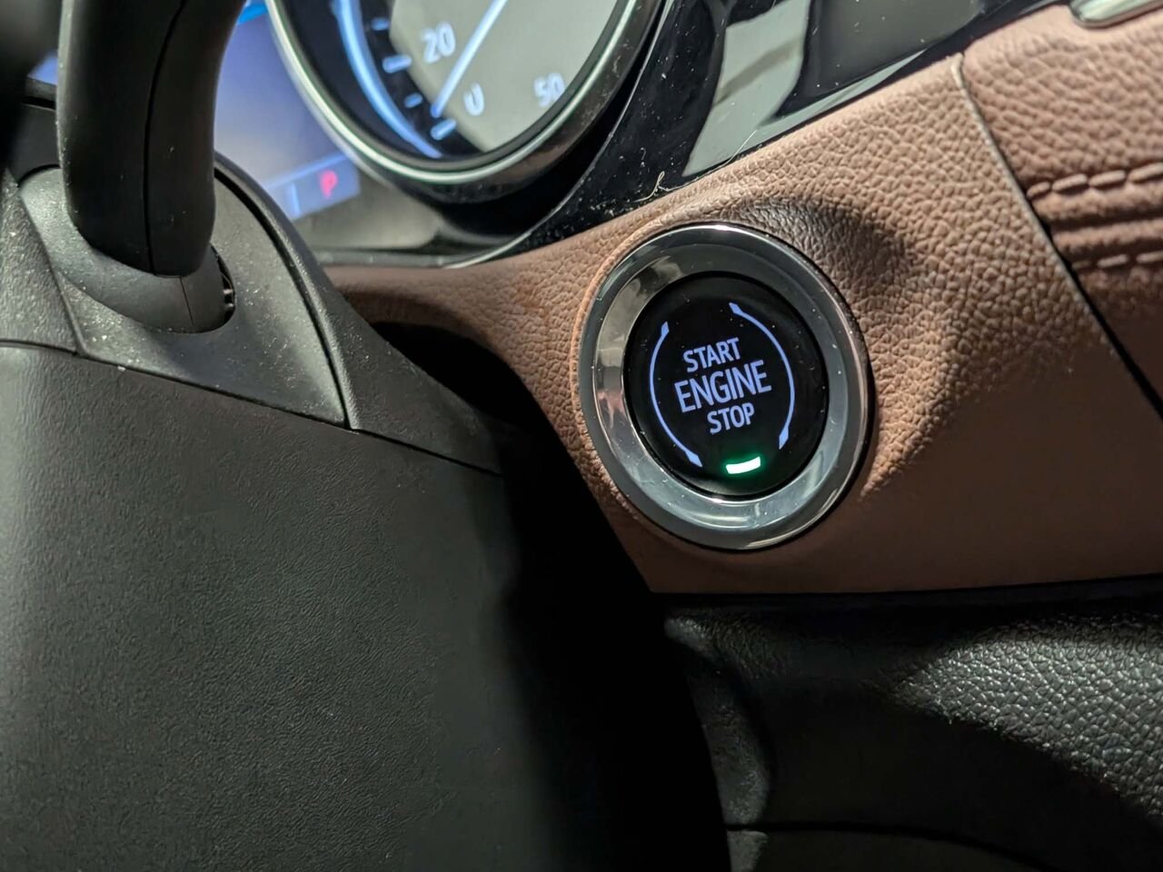 BUICK ENCORE GX Essence Cuir Sièges Chauffants Bas Kilométrage 2023 Blanc Sherbrooke - photo #15