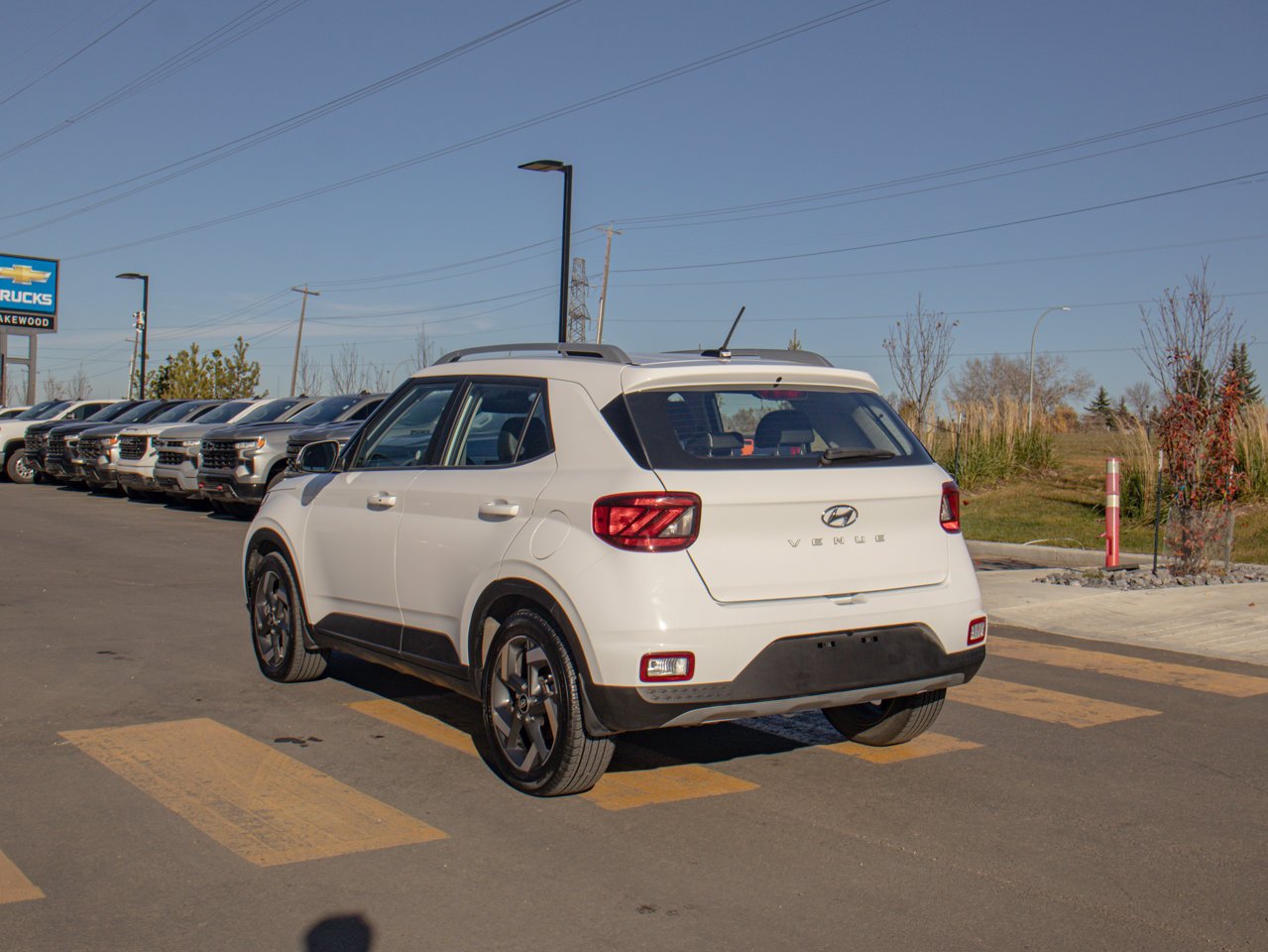 2024 Hyundai Venue Ultimate IVT w/Black Interior White Sherwood Park - photo #7