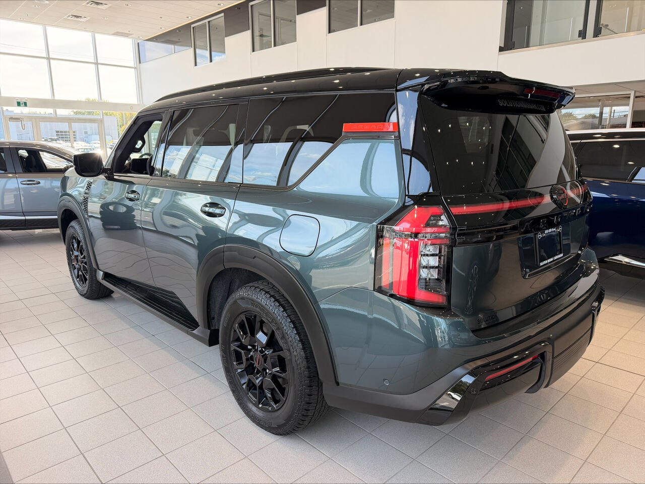 NISSAN Armada ARMADA PRO-4X 2026 Noir intense/Gris alpin Châteauguay - photo #5