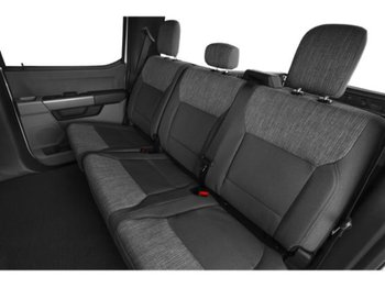 Ford Super Duty F-350 à roues arrière jumelées XLT