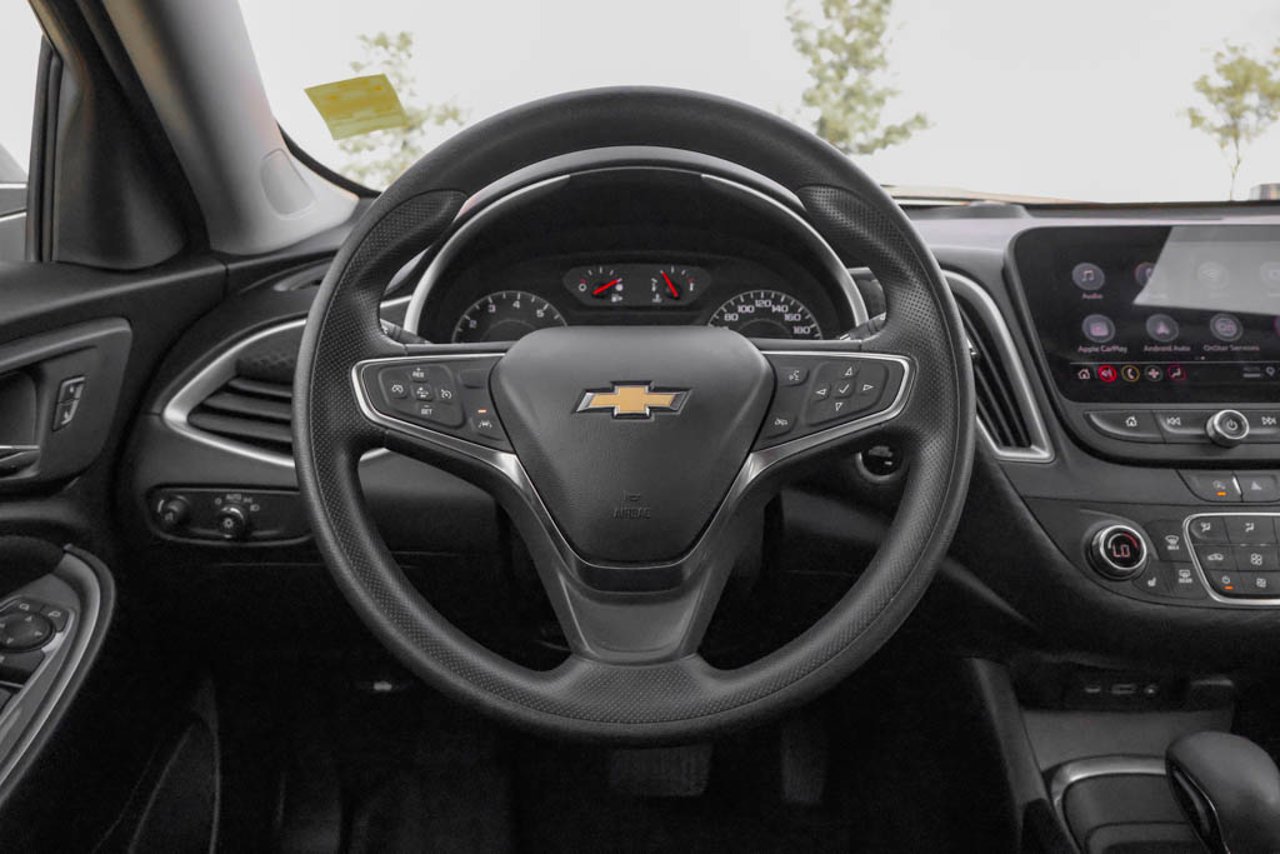 2025 Chevrolet Malibu 4dr Sdn 1LT Grey Sherwood Park - photo #18