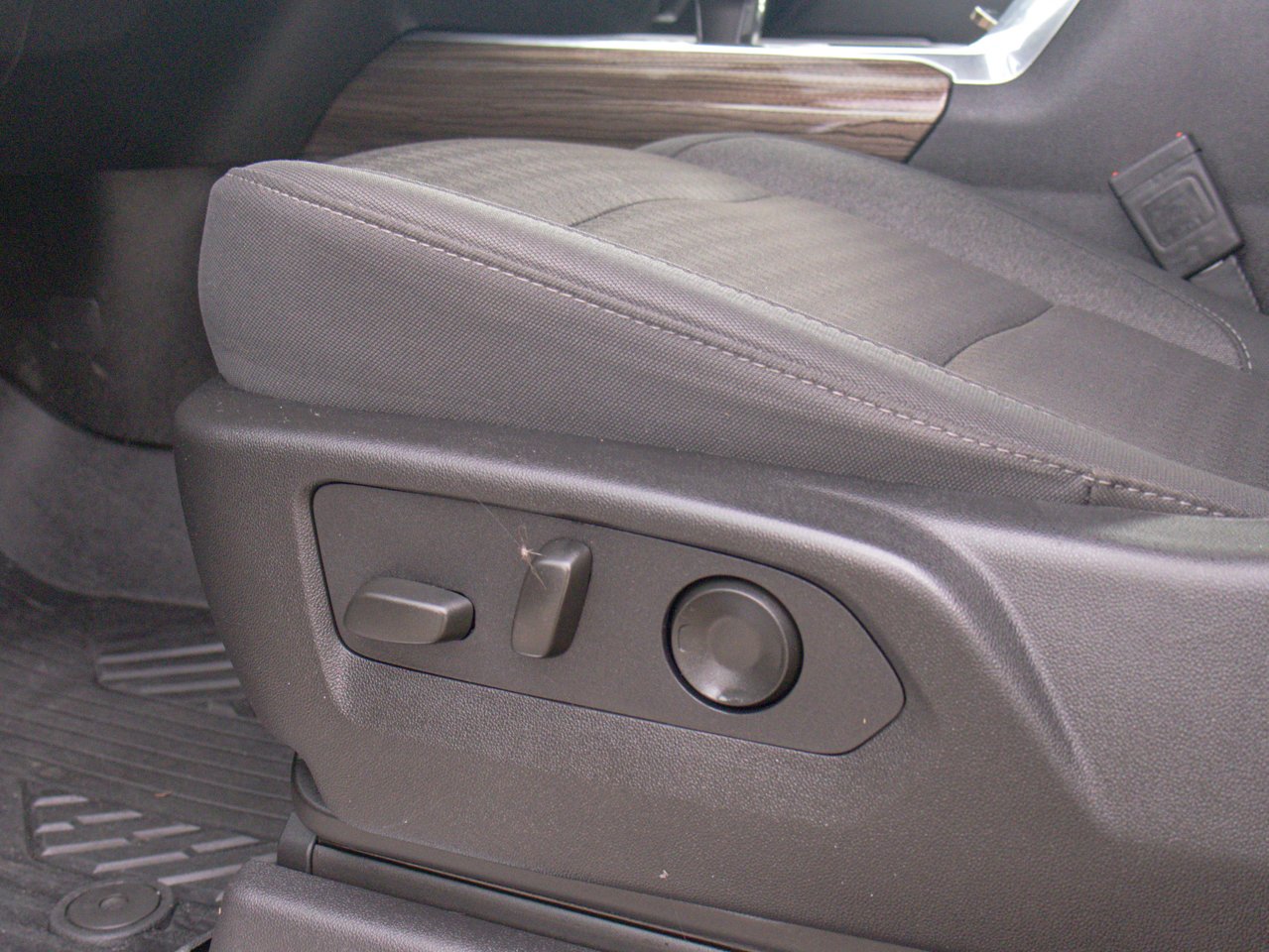 2024 Chevrolet Silverado 1500 4WD Crew Cab 147 RST Grey Sherwood Park - photo #17