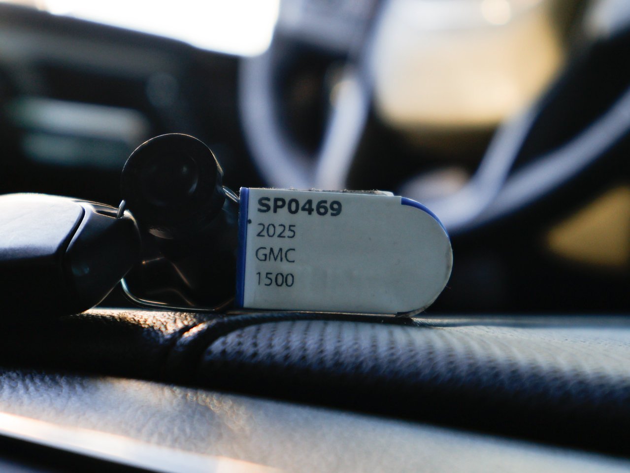 2025 GMC Sierra 1500 4WD Crew Cab 147 AT4 White Sherwood Park - photo #31
