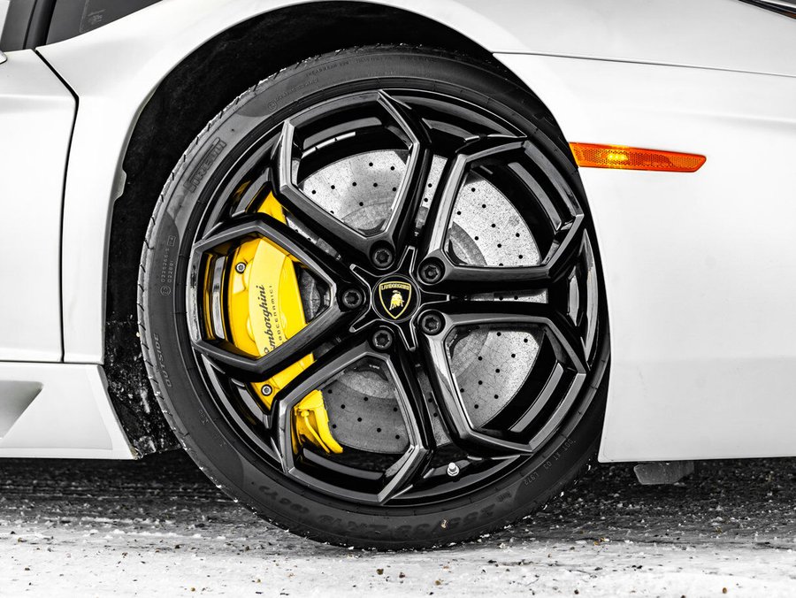 2012 Lamborghini Aventador 2012 White