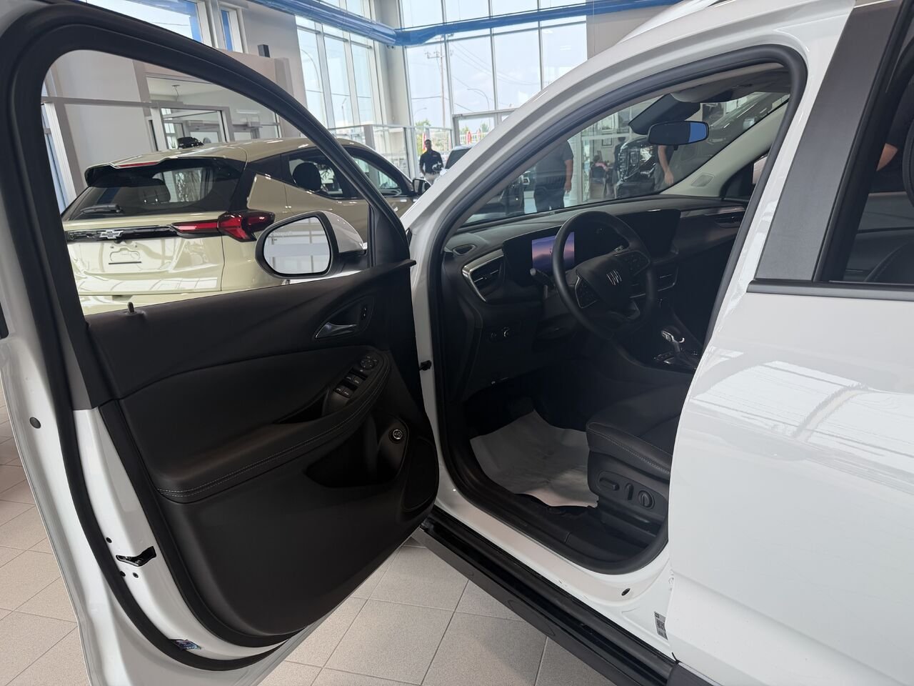 2024 BUICK ENCORE GX SPORT TOURING Tourisme sport 4 portes TI White Gatineau - photo #1