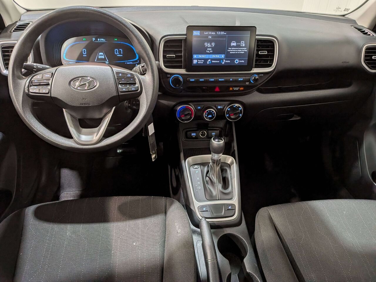 2023 Hyundai Venue Essential IVT Black Val-David - photo #30