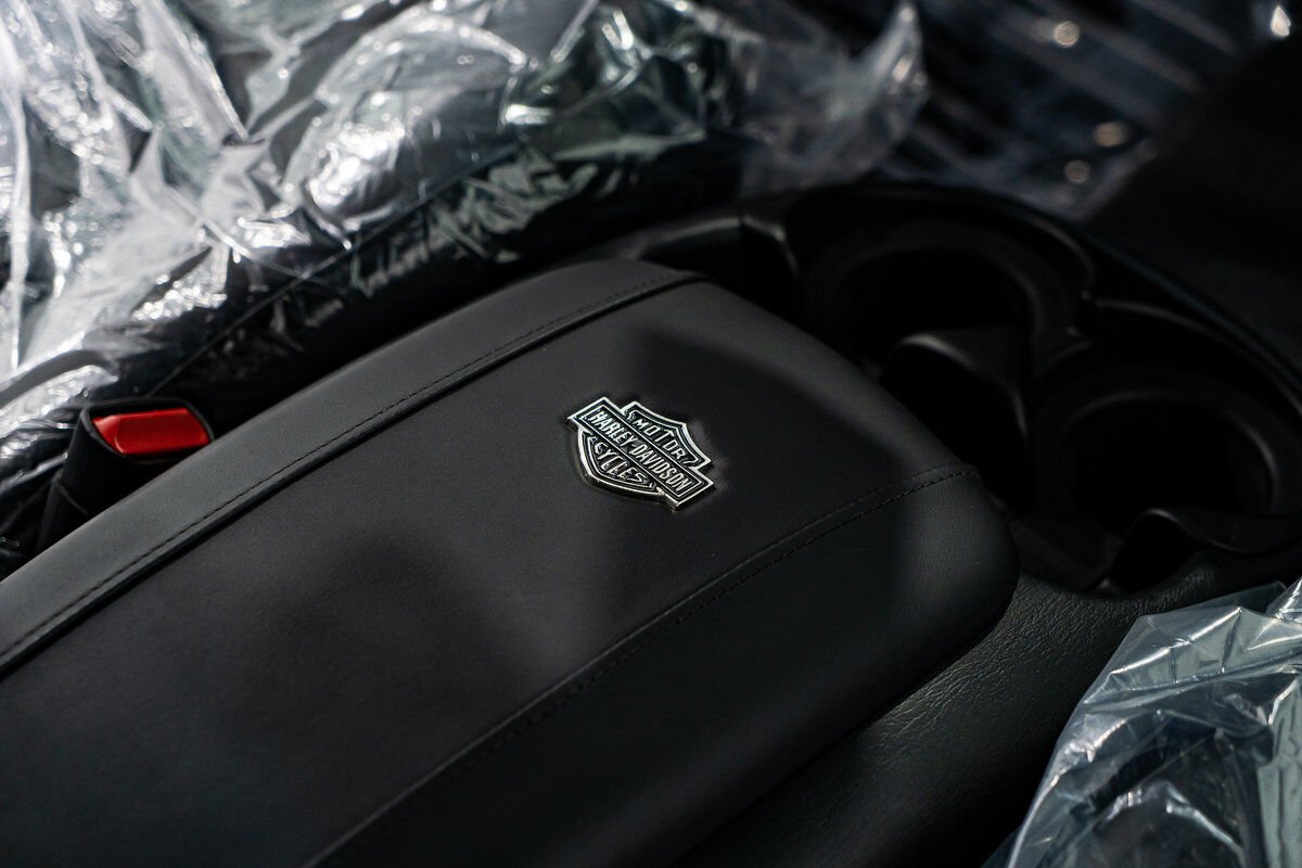 Ford F-150 Harley Davidson Edition In Delivery Packaging 2000 Noir Montréal - photo #12
