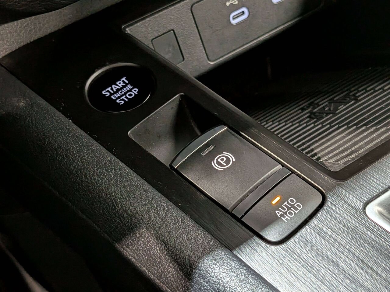 2026 Nissan Kicks SV AWD White Val-David - photo #25